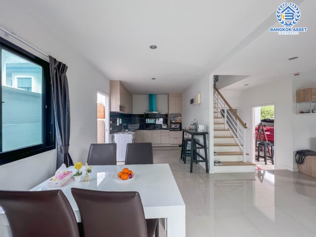 *****บ้านเดี่ยวมือสองย่านนนทบุรีฯ ม.ดีไลท์ พุทธมณฑล-ศาลายา เนื้อที่กว้างขวางมากถึง 56.10 ตร.ว.  ฟังก์ชัน 3 ห้องนอน 2 ห้องน้ำ ที่จอดรถ 1 คัน บ้านสวย ฟรีเฟอร์นิเจอร์ พร้อมเข้าอยู้่ได้ทันที บนทำเลแห่งการเดินทาง